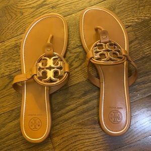 Tory Burch sandals almost new!! Worn once